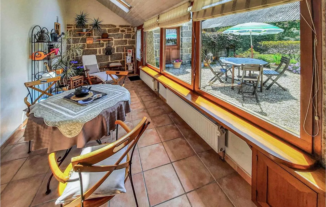 Gorgeous Home In Tregunc With Kitchen Kerguillaouet